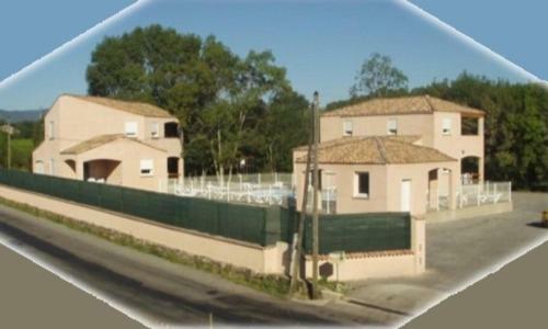 Les Amandiers Lablachère Exterior foto